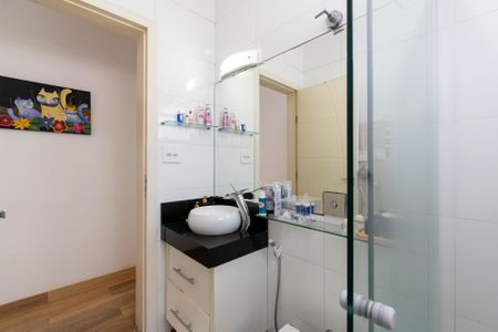 Casa à venda com 190m², 3 quartos e 1 vaga Casa à venda com 190m², 3 quartos e 1 vagaBanheiro social