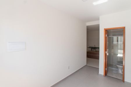 Sala de apartamento para alugar com 2 quartos, 37m² em Parque Vitoria, São Paulo