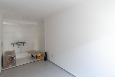 Sala de apartamento para alugar com 2 quartos, 44m² em Parque Vitoria, São Paulo
