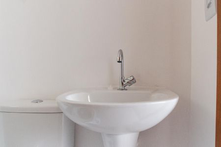 Apartamento à venda com 37m², 2 quartos e 1 vaga Apartamento à venda com 37m², 2 quartos e 1 vagaBanheiro