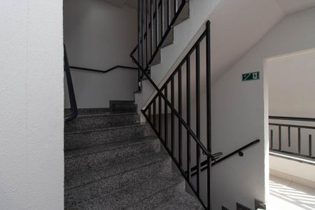 Apartamento à venda com 44m², 2 quartos e 1 vagaEscada