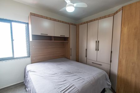 Apartamento à venda com 70m², 3 quartos e 2 vagas Apartamento à venda com 70m², 3 quartos e 2 vagasSuíte
