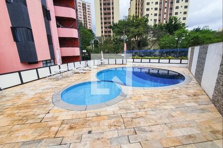 Apartamento à venda com 70m², 3 quartos e 2 vagas Apartamento à venda com 70m², 3 quartos e 2 vagasPiscina