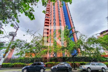 Apartamento à venda com 70m², 3 quartos e 2 vagas Apartamento à venda com 70m², 3 quartos e 2 vagasFachada