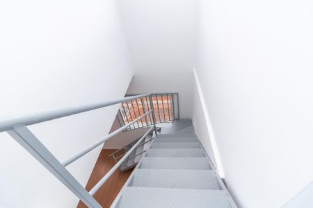 Studio para alugar com 71m², 1 quarto e sem vaga Studio para alugar com 71m², 1 quarto e sem vagaEscada