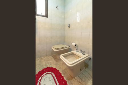 Apartamento para alugar com 374m², 3 quartos e 3 vagas Apartamento para alugar com 374m², 3 quartos e 3 vagasBanheiro da Suíte 2