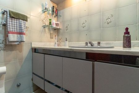 Apartamento para alugar com 374m², 3 quartos e 3 vagas Apartamento para alugar com 374m², 3 quartos e 3 vagasBanheiro da Suíte 1