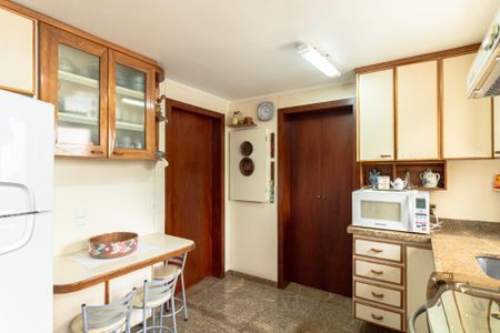 Apartamento para alugar com 374m², 3 quartos e 3 vagas Apartamento para alugar com 374m², 3 quartos e 3 vagasCozinha