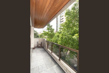 Apartamento para alugar com 374m², 3 quartos e 3 vagas Apartamento para alugar com 374m², 3 quartos e 3 vagasSacada 1