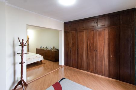 Casa à venda com 250m², 4 quartos e 3 vagasSuíte - Closet