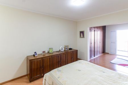 Casa à venda com 250m², 4 quartos e 3 vagasSuíte