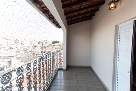 Casa à venda com 250m², 4 quartos e 3 vagasSuíte - Varanda