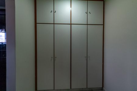 Casa à venda com 357m², 4 quartos e 6 vagasCloset da Suíte 1