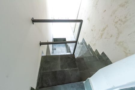 Casa à venda com 357m², 4 quartos e 6 vagasEscada Garagem