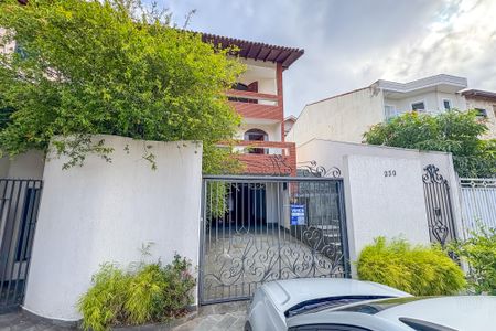Casa à venda com 357m², 4 quartos e 6 vagasFachada