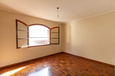 Casa à venda com 357m², 4 quartos e 6 vagasSuíte 2