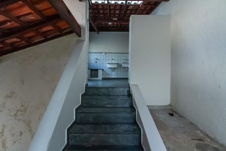 Casa à venda com 357m², 4 quartos e 6 vagasEscada