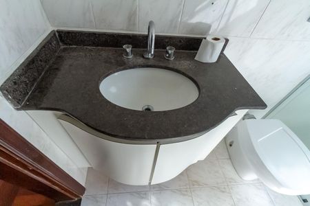 Casa à venda com 357m², 4 quartos e 6 vagasBanheiro da Suíte 2