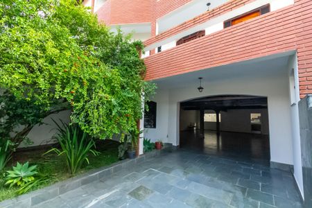 Casa à venda com 357m², 4 quartos e 6 vagasGaragem