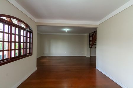 Casa à venda com 357m², 4 quartos e 6 vagasSala