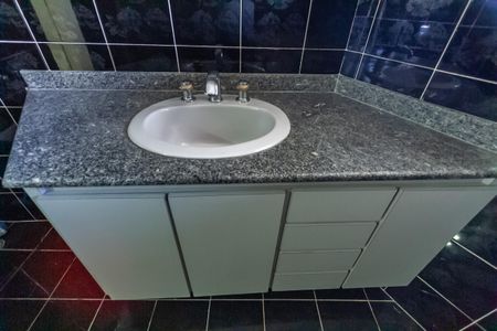 Casa à venda com 357m², 4 quartos e 6 vagasBanheiro da Suíte 1