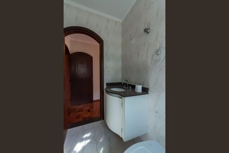 Casa à venda com 357m², 4 quartos e 6 vagasBanheiro da Suíte 2