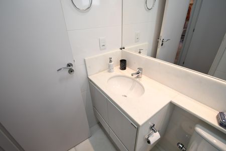Apartamento à venda com 131m², 3 quartos e 3 vagasBanheiro 3