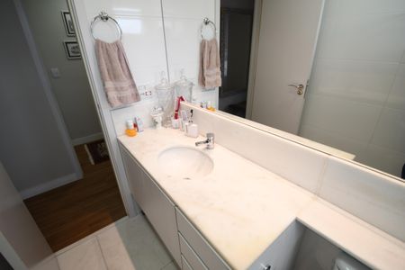 Apartamento à venda com 131m², 3 quartos e 3 vagasBanheiro 2