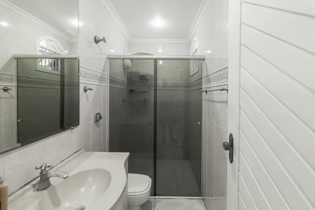 Casa à venda com 350m², 3 quartos e 2 vagasBanheiro da Suíte