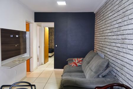 Sala de apartamento para alugar com 3 quartos, 70m² em Parque Oeste Industrial, Goiânia