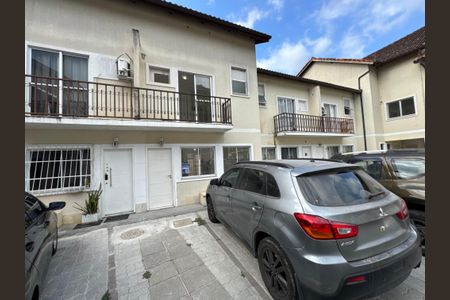 Casa de condomínio para alugar com 112m², 3 quartos e 1 vagaFachada