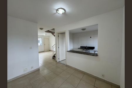 Casa de condomínio para alugar com 112m², 3 quartos e 1 vagaSala