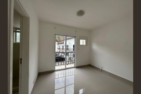 Casa de condomínio para alugar com 112m², 3 quartos e 1 vagaSuíte
