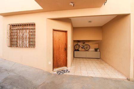 Casa à venda com 92m², 3 quartos e 1 vaga Casa à venda com 92m², 3 quartos e 1 vagaEntrada