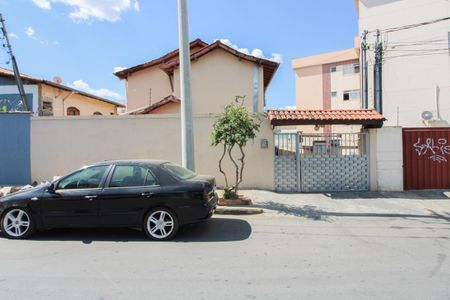 Casa à venda com 92m², 3 quartos e 1 vaga Casa à venda com 92m², 3 quartos e 1 vagaFachada