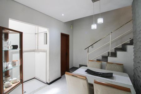 Casa à venda com 92m², 3 quartos e 1 vaga Casa à venda com 92m², 3 quartos e 1 vagaSala de Jantar