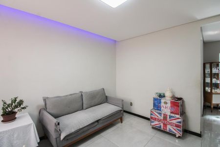 Casa à venda com 92m², 3 quartos e 1 vaga Casa à venda com 92m², 3 quartos e 1 vagaSala