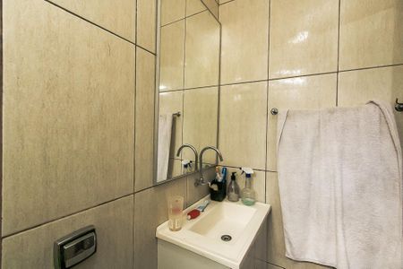 Casa à venda com 220m², 4 quartos e 2 vagasBanheiro da Suíte