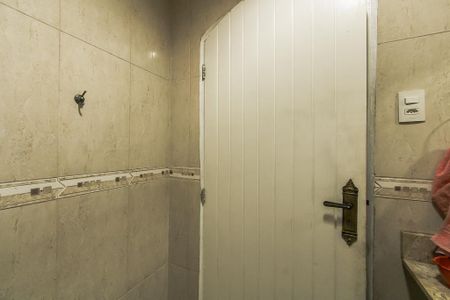 Casa à venda com 220m², 4 quartos e 2 vagasLavabo