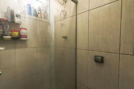 Casa à venda com 220m², 4 quartos e 2 vagasBanheiro da Suíte