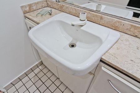 Apartamento à venda com 65m², 3 quartos e 1 vaga Apartamento à venda com 65m², 3 quartos e 1 vagaBanheiro