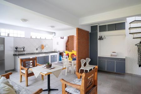 Casa à venda com 585m², 4 quartos e 10 vagasÁrea de serviço