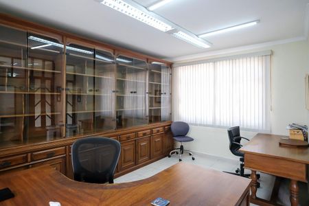 Casa à venda com 585m², 4 quartos e 10 vagasEscritório