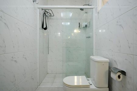 Casa à venda com 585m², 4 quartos e 10 vagasBanheiro da suíte 3