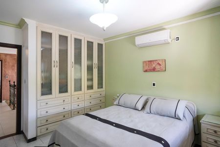 Casa à venda com 585m², 4 quartos e 10 vagasSuíte 1