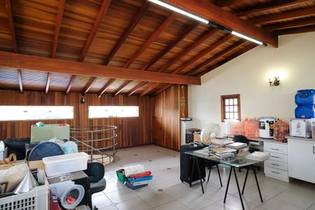 Casa à venda com 585m², 4 quartos e 10 vagasÁrea de serviço