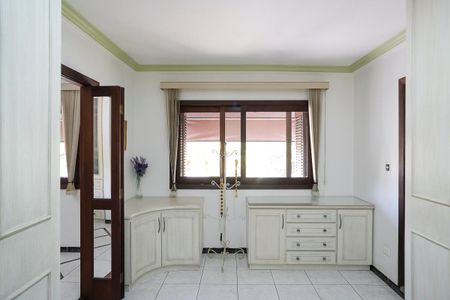 Casa à venda com 585m², 4 quartos e 10 vagasCloset da suíte 1