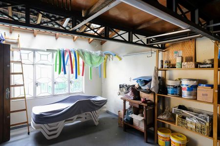 Casa à venda com 585m², 4 quartos e 10 vagasDepósito