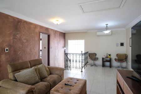 Casa à venda com 585m², 4 quartos e 10 vagasSala de TV