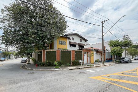 Casa à venda com 585m², 4 quartos e 10 vagasFachada + plaquinha